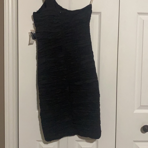Adorable black dress, tags on. Never worn - Picture 8 of 11